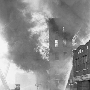 FDNY 4-4 1658 Chester St. & E. N.Y. Ave. 10-2-70. L-103 Aerial Before Collapse .jpg