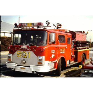 FDNY Squad 1 RW Mack.jpg