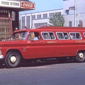 FDNY Squad 3 GMC Airport Limo..jpg