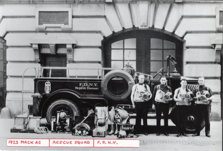 Rescue 1 1923 Mack.jpg