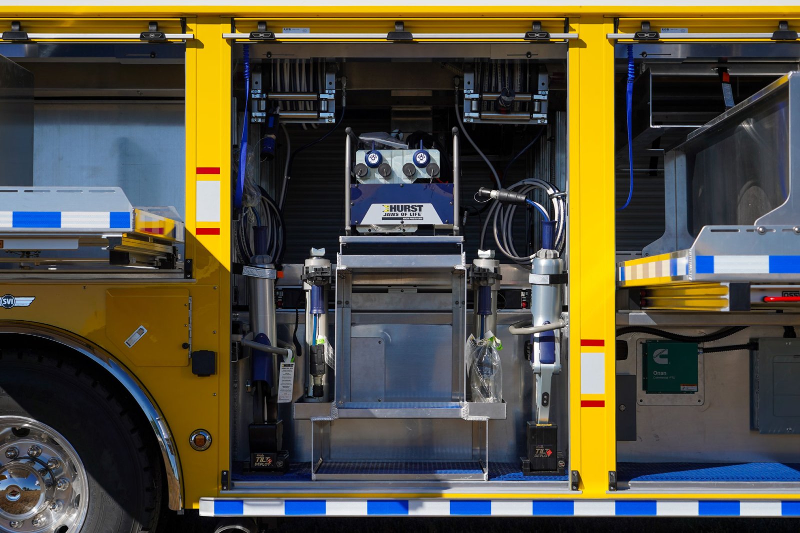 Vander_NC_hr_24-1236-Curbside-Open-Compartments-C2-2.jpg
